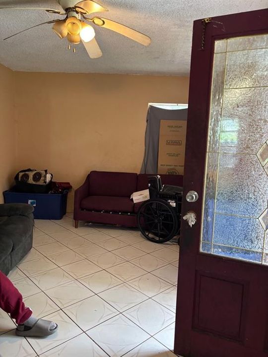 For Sale: $275,000 (3 beds, 2 baths, 1462 Square Feet)