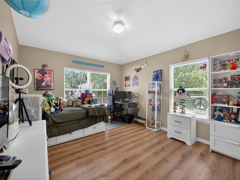 For Sale: $219,900 (2 beds, 2 baths, 1214 Square Feet)