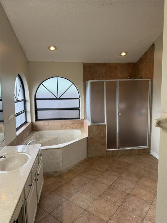 For Sale: $468,000 (4 beds, 2 baths, 2563 Square Feet)