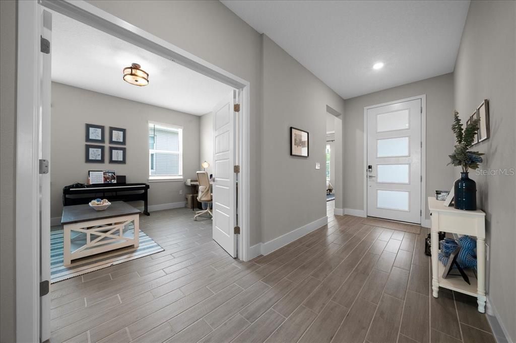 For Sale: $479,000 (2 beds, 2 baths, 2059 Square Feet)
