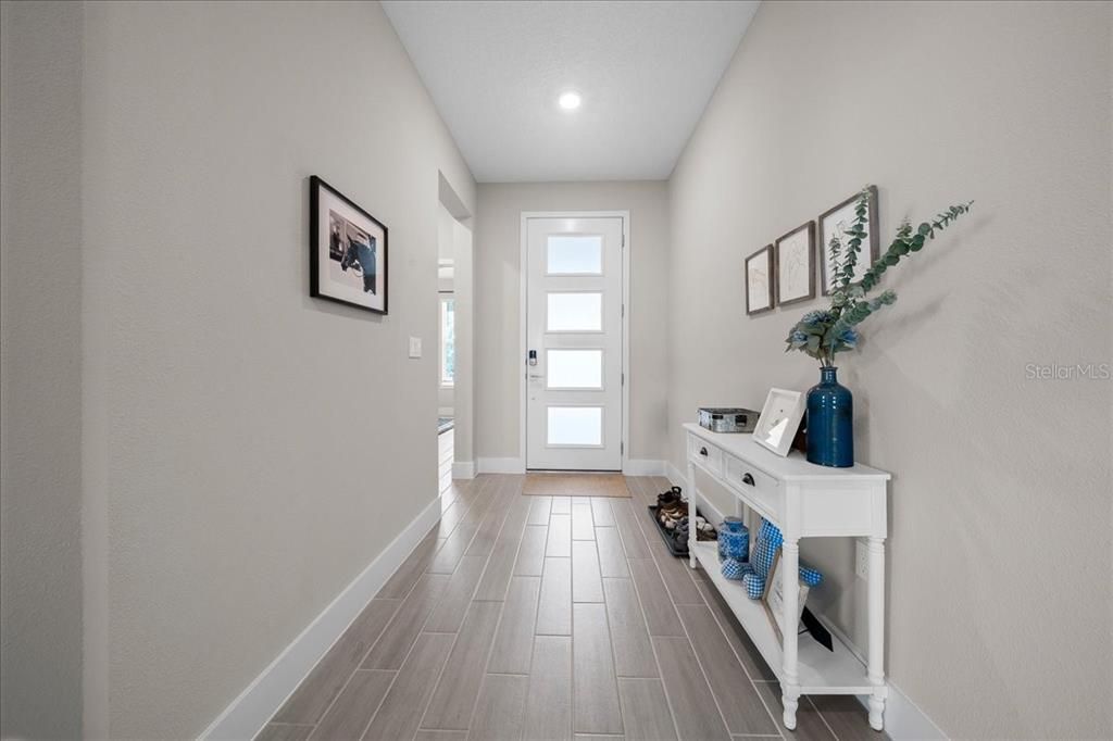 For Sale: $479,000 (2 beds, 2 baths, 2059 Square Feet)