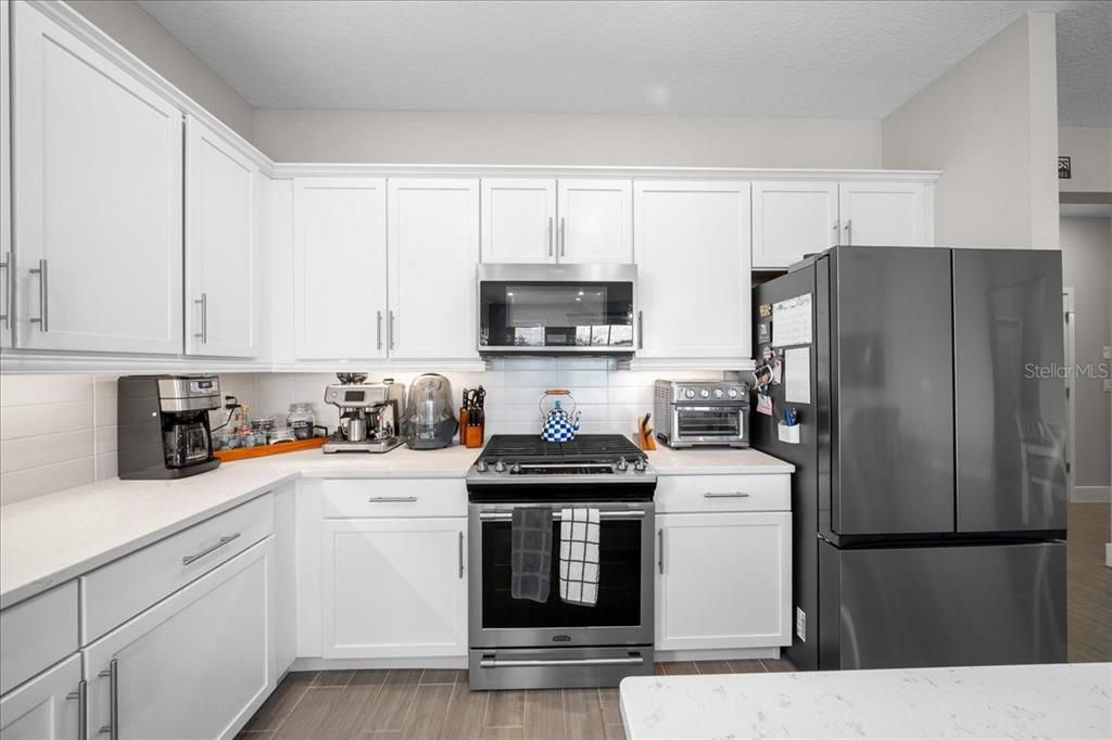 For Sale: $479,000 (2 beds, 2 baths, 2059 Square Feet)