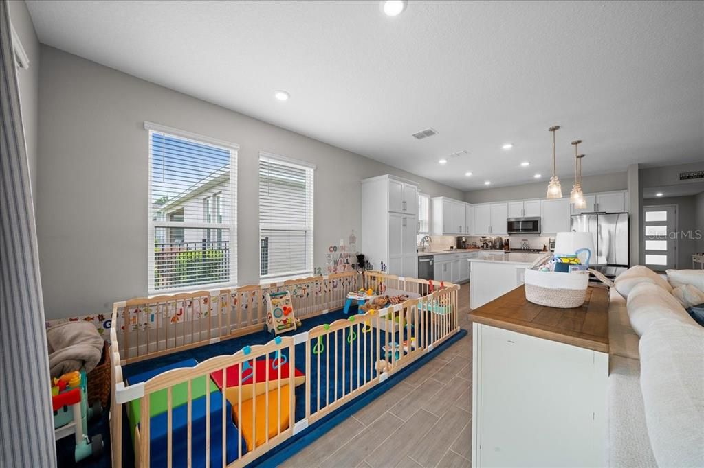 For Sale: $479,000 (2 beds, 2 baths, 2059 Square Feet)