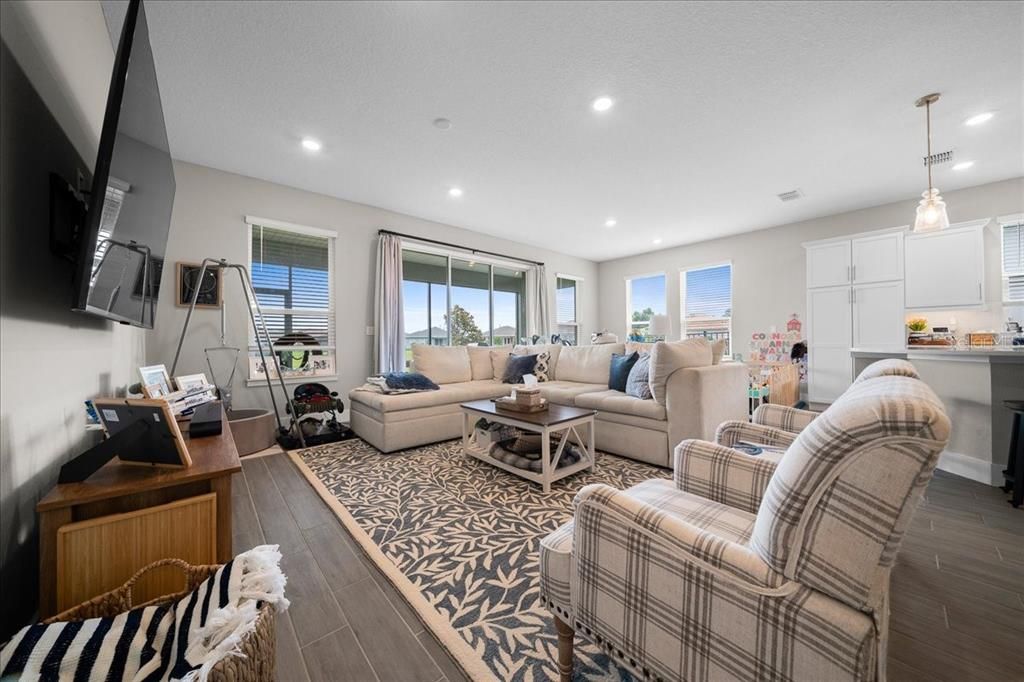 For Sale: $479,000 (2 beds, 2 baths, 2059 Square Feet)