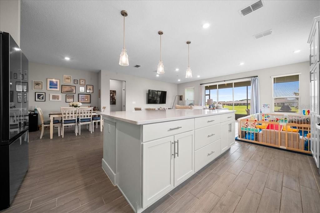 For Sale: $479,000 (2 beds, 2 baths, 2059 Square Feet)