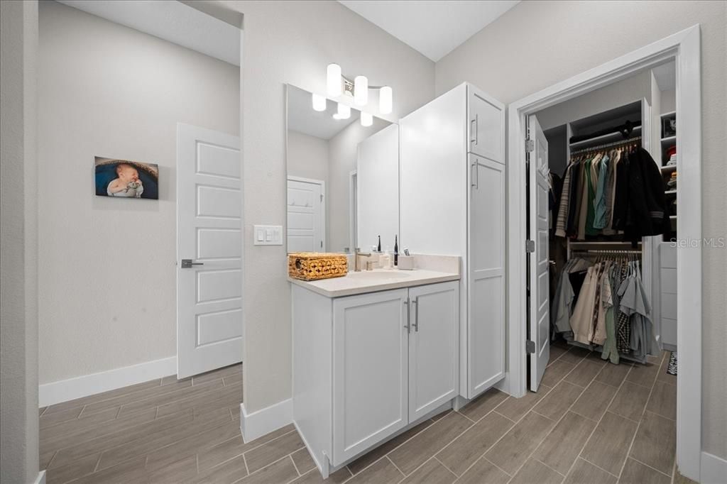 For Sale: $479,000 (2 beds, 2 baths, 2059 Square Feet)