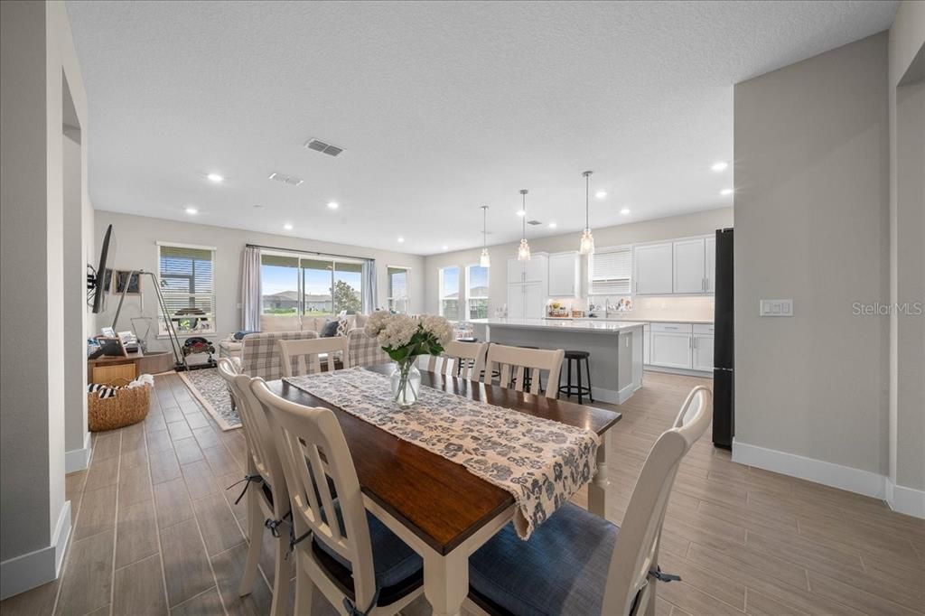 For Sale: $479,000 (2 beds, 2 baths, 2059 Square Feet)