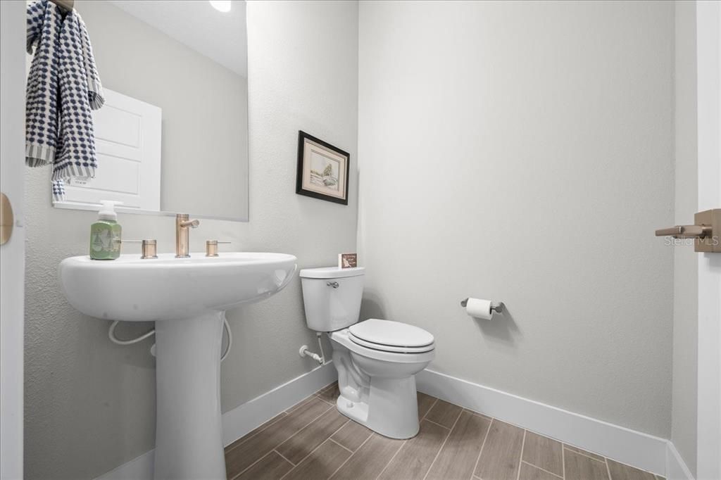 For Sale: $479,000 (2 beds, 2 baths, 2059 Square Feet)