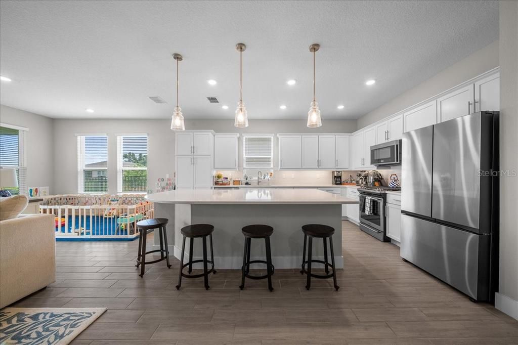 For Sale: $479,000 (2 beds, 2 baths, 2059 Square Feet)