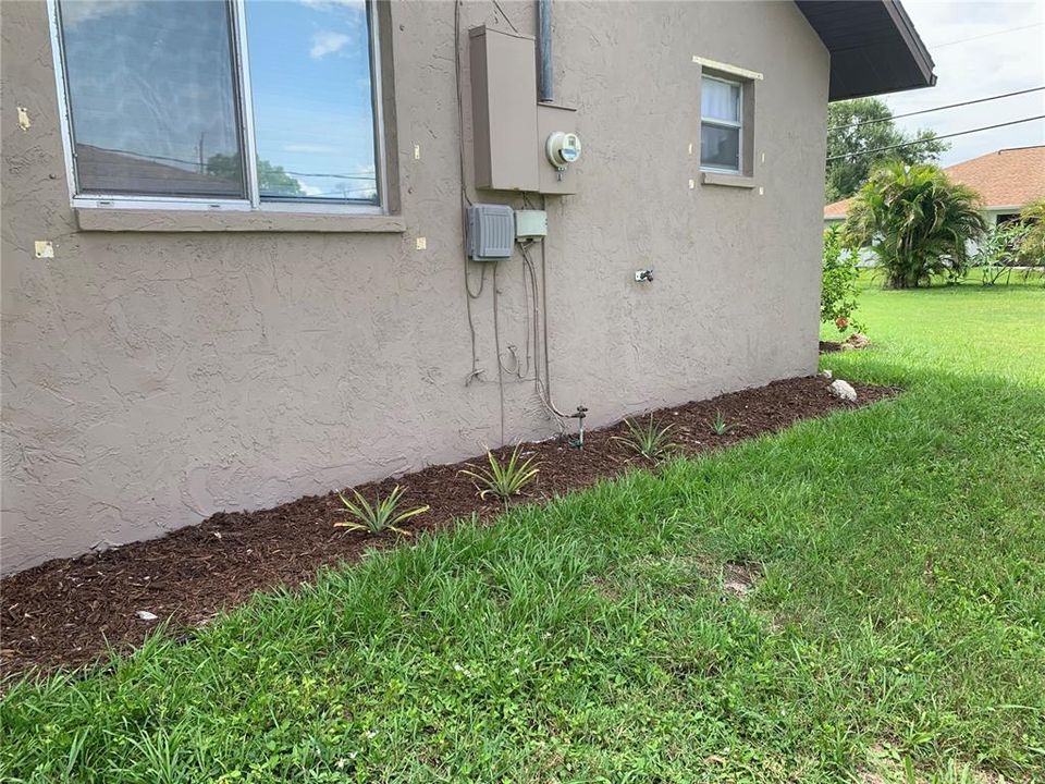 For Rent: $2,600 (2 beds, 2 baths, 948 Square Feet)