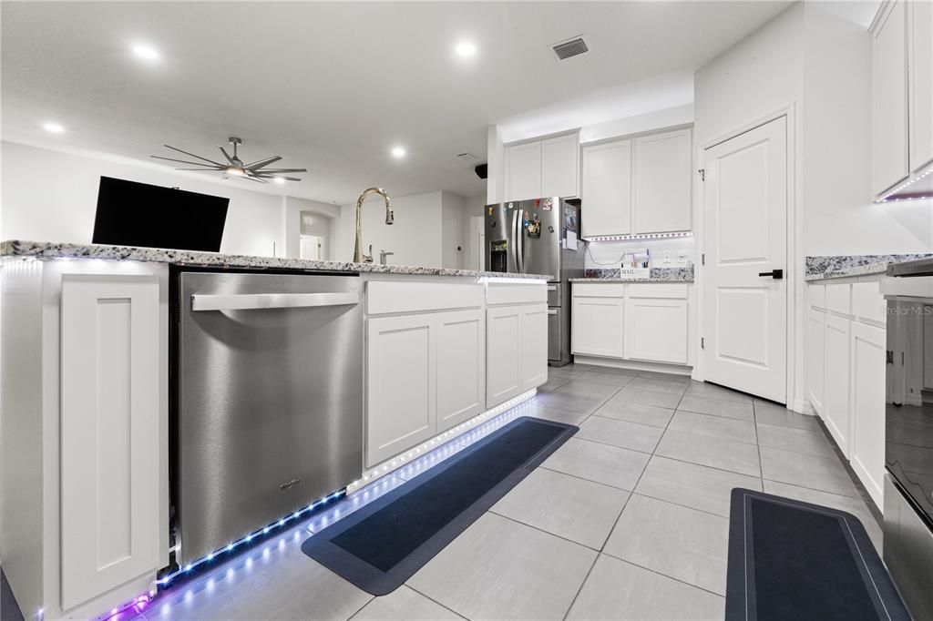 For Sale: $465,000 (4 beds, 3 baths, 2557 Square Feet)