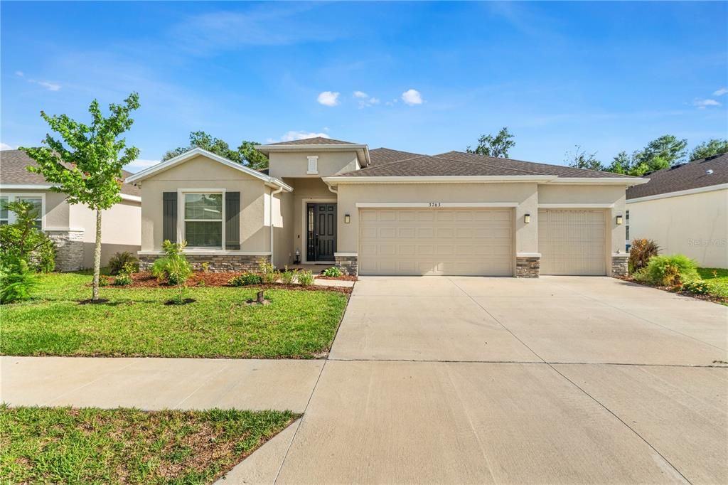 For Sale: $465,000 (4 beds, 3 baths, 2557 Square Feet)