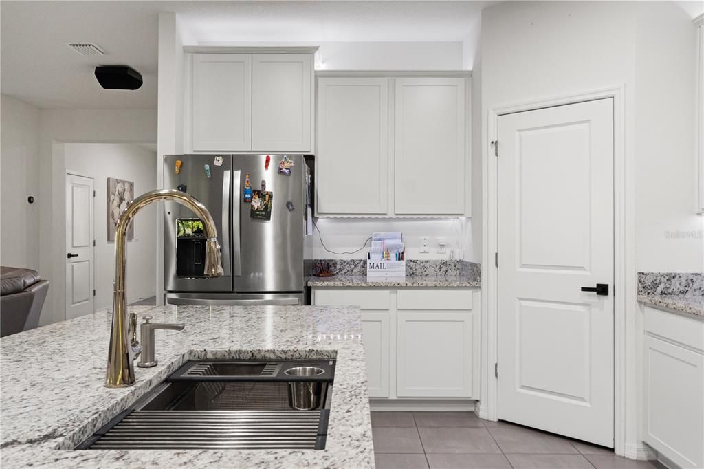 For Sale: $465,000 (4 beds, 3 baths, 2557 Square Feet)