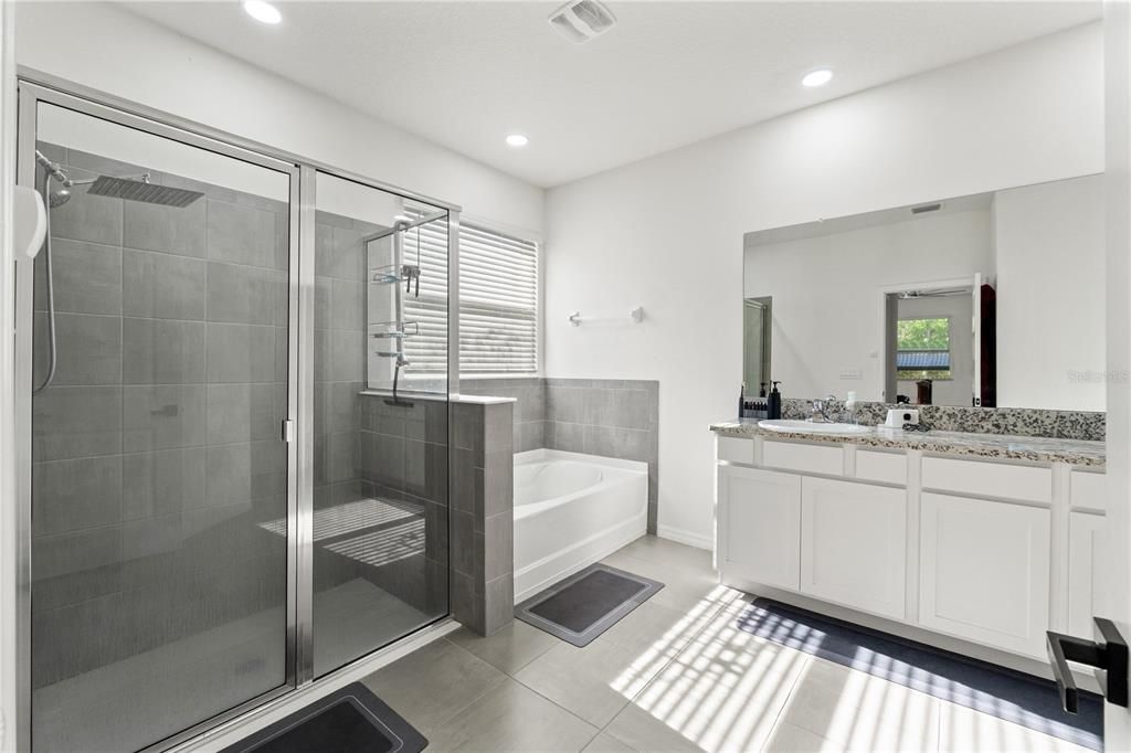 For Sale: $465,000 (4 beds, 3 baths, 2557 Square Feet)