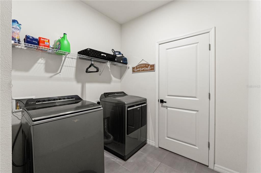 For Sale: $465,000 (4 beds, 3 baths, 2557 Square Feet)