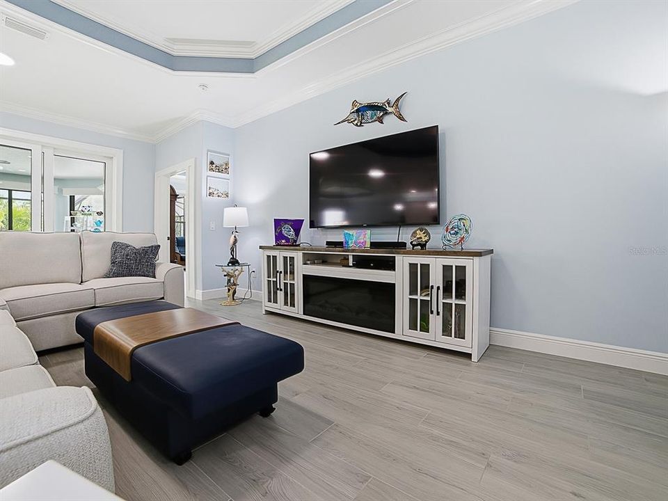 For Sale: $995,000 (3 beds, 2 baths, 2274 Square Feet)