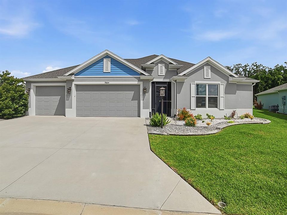For Sale: $995,000 (3 beds, 2 baths, 2274 Square Feet)