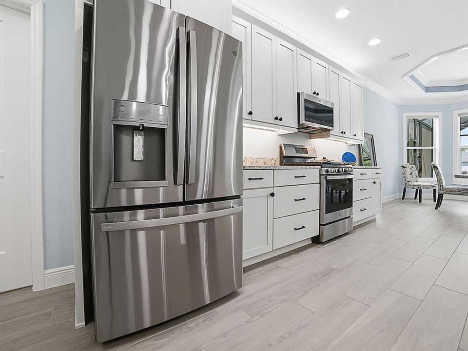 For Sale: $995,000 (3 beds, 2 baths, 2274 Square Feet)