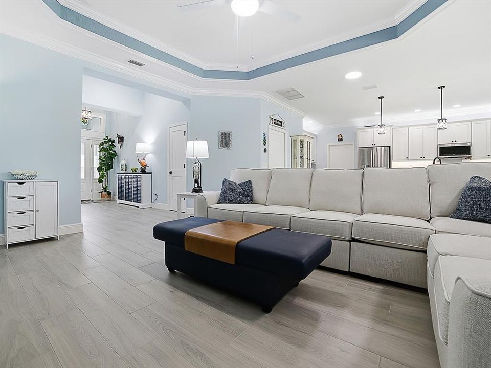 For Sale: $995,000 (3 beds, 2 baths, 2274 Square Feet)