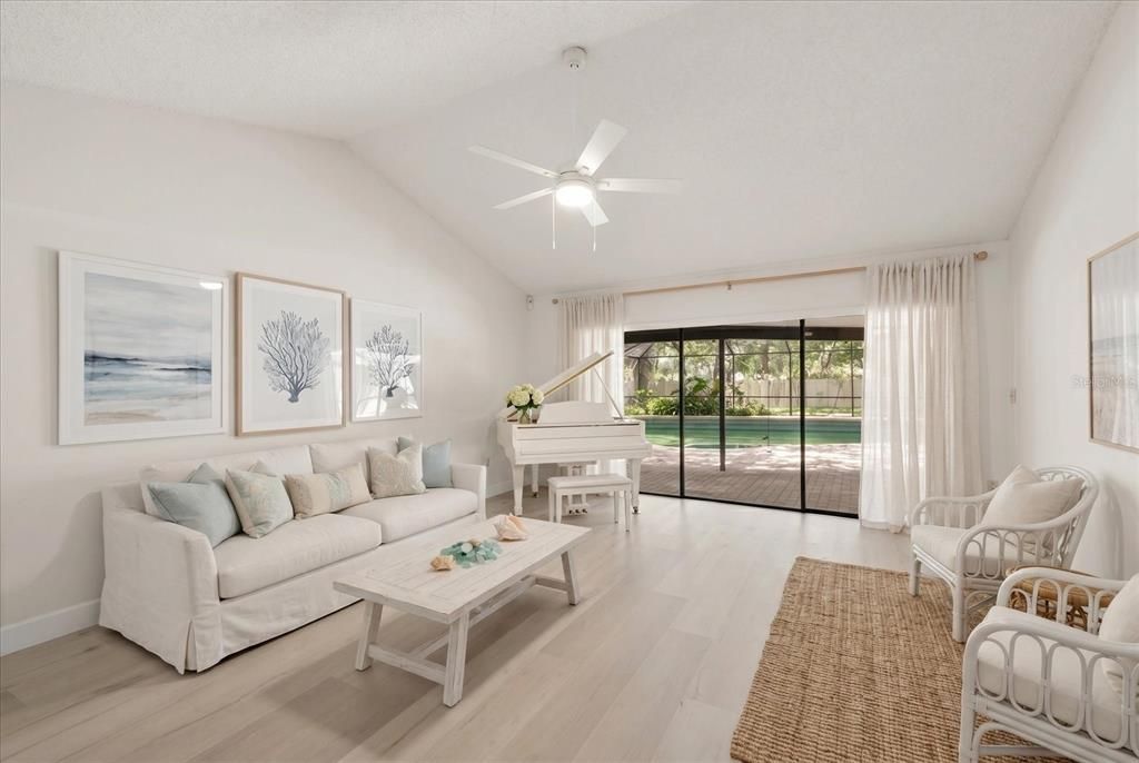 En Venta: $570,000 (4 camas, 2 baños, 2044 Pies cuadrados)