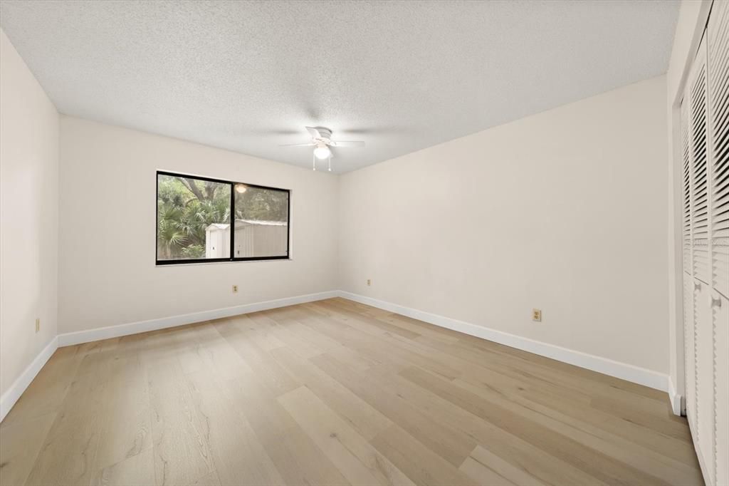 En Venta: $570,000 (4 camas, 2 baños, 2044 Pies cuadrados)