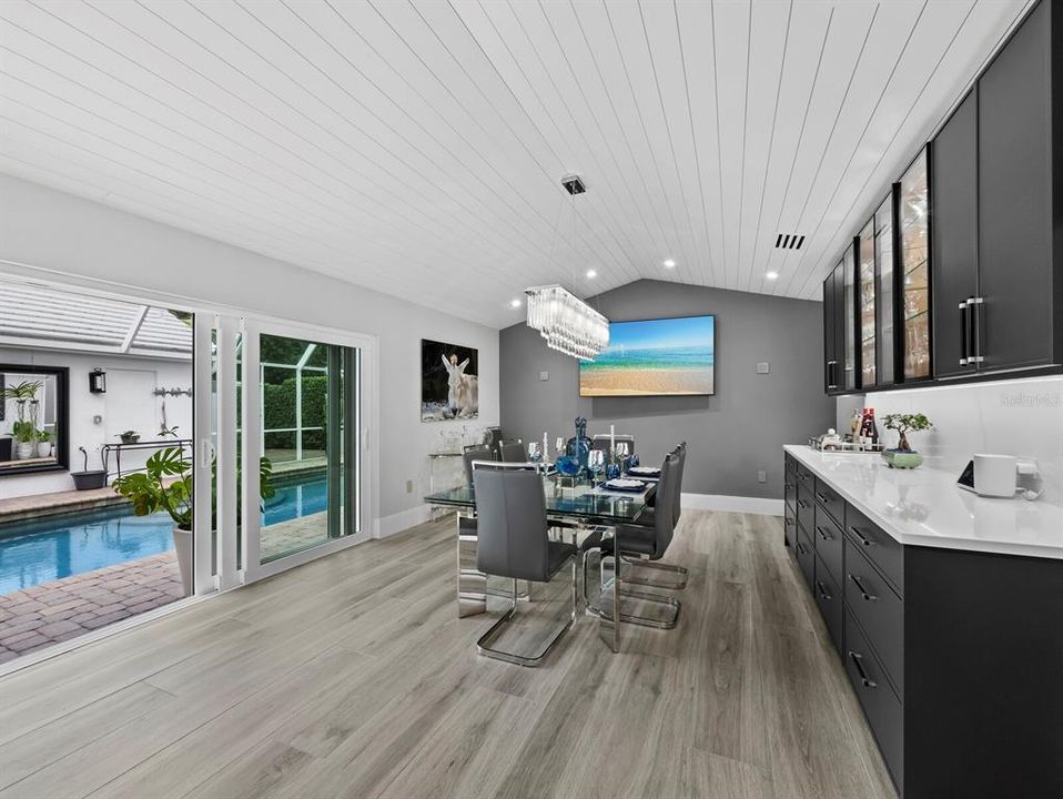 For Sale: $1,850,000 (3 beds, 2 baths, 2411 Square Feet)