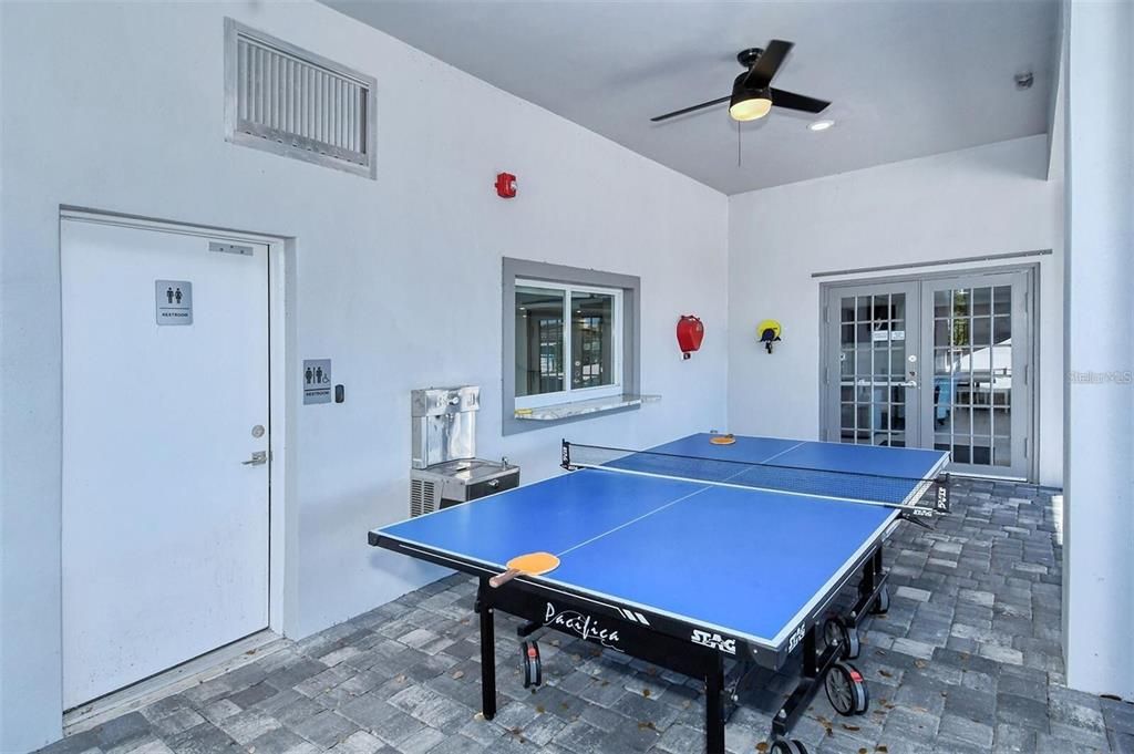 For Sale: $1,850,000 (3 beds, 2 baths, 2411 Square Feet)