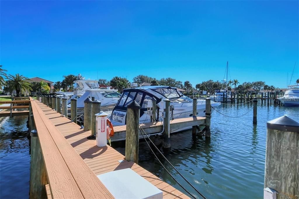 For Sale: $1,850,000 (3 beds, 2 baths, 2411 Square Feet)