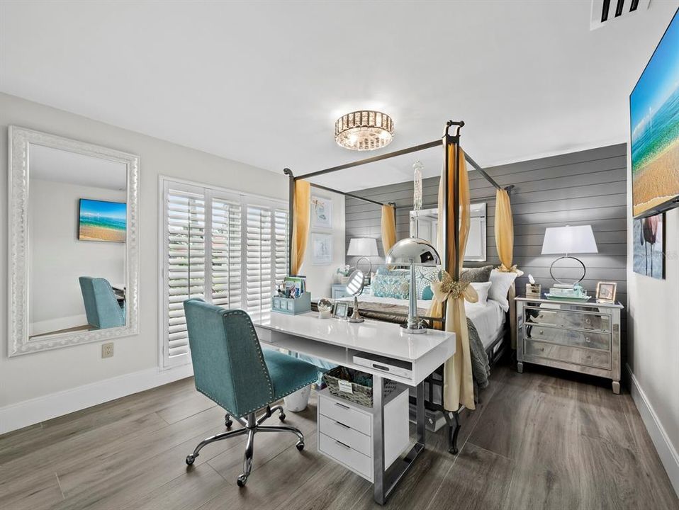 For Sale: $1,850,000 (3 beds, 2 baths, 2411 Square Feet)