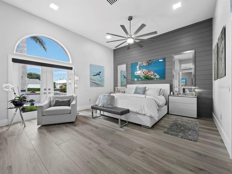 For Sale: $1,850,000 (3 beds, 2 baths, 2411 Square Feet)