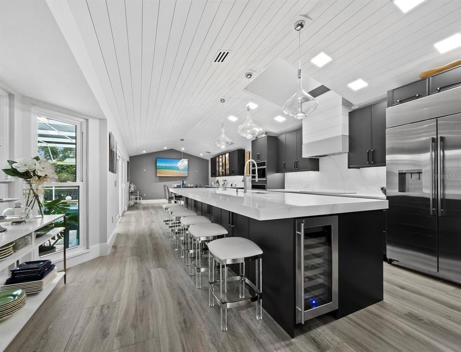 For Sale: $1,850,000 (3 beds, 2 baths, 2411 Square Feet)