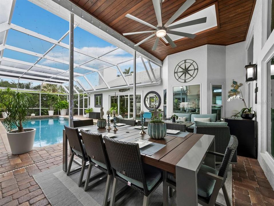 For Sale: $1,850,000 (3 beds, 2 baths, 2411 Square Feet)
