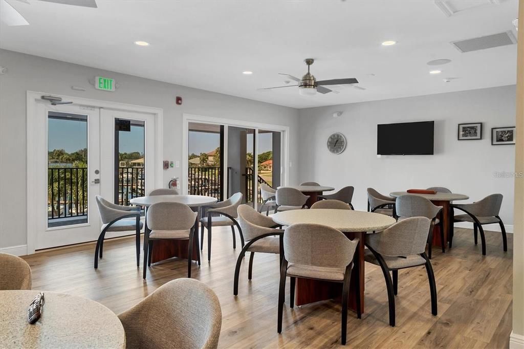 For Sale: $1,850,000 (3 beds, 2 baths, 2411 Square Feet)