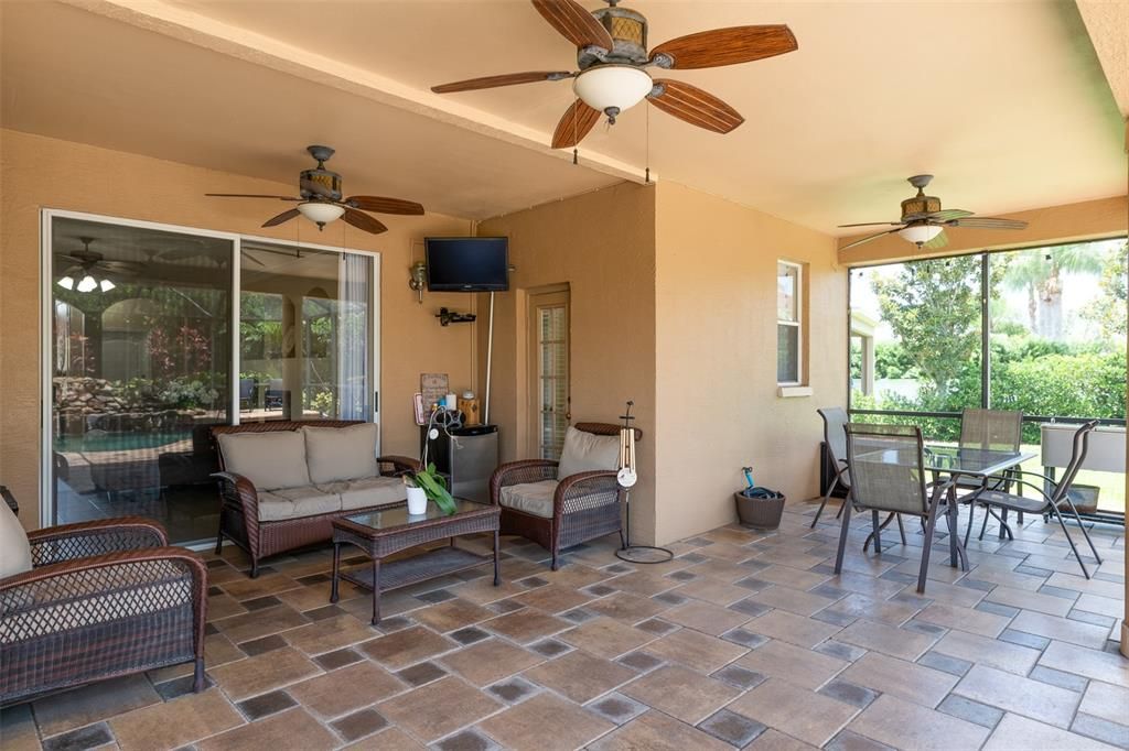 For Sale: $779,000 (5 beds, 3 baths, 3524 Square Feet)