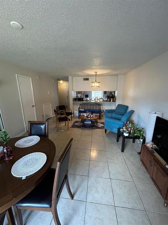 For Rent: $2,100 (3 beds, 2 baths, 1192 Square Feet)