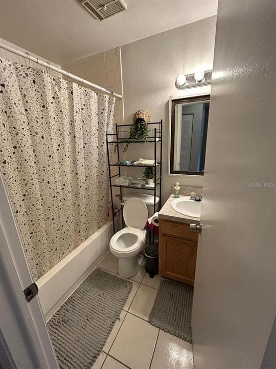 For Rent: $2,100 (3 beds, 2 baths, 1192 Square Feet)