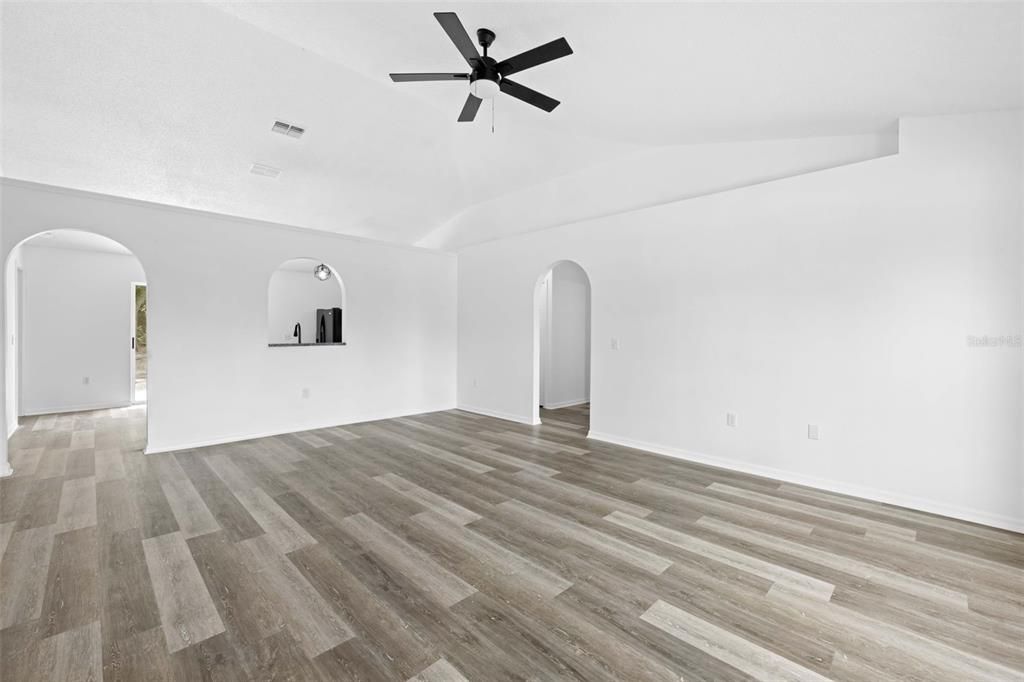 For Sale: $275,000 (3 beds, 2 baths, 1330 Square Feet)