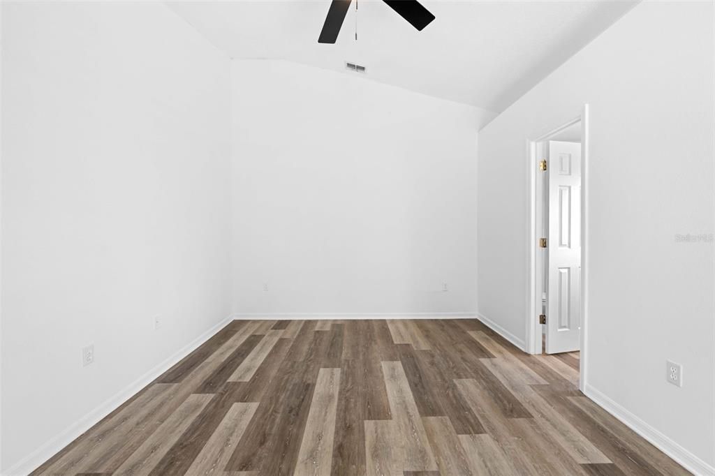 For Sale: $275,000 (3 beds, 2 baths, 1330 Square Feet)