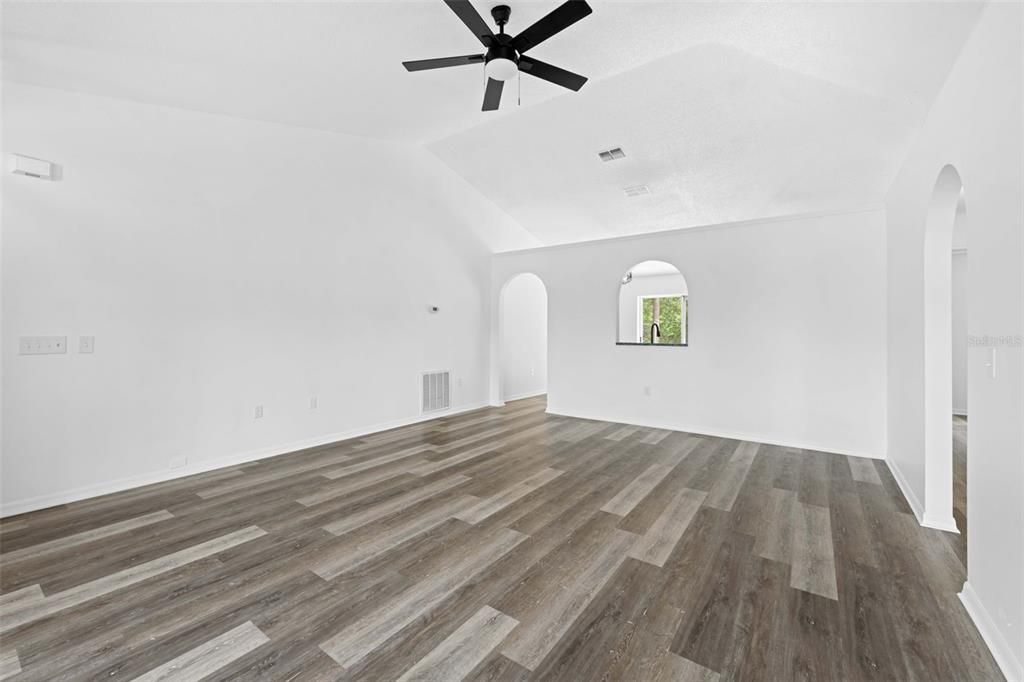 For Sale: $275,000 (3 beds, 2 baths, 1330 Square Feet)