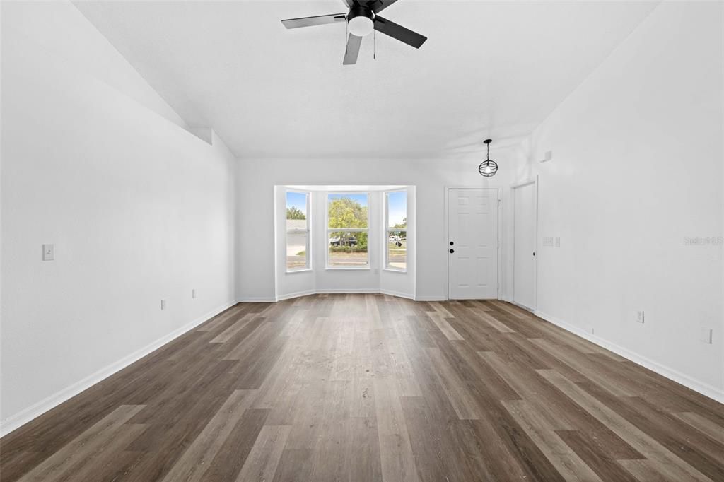For Sale: $275,000 (3 beds, 2 baths, 1330 Square Feet)