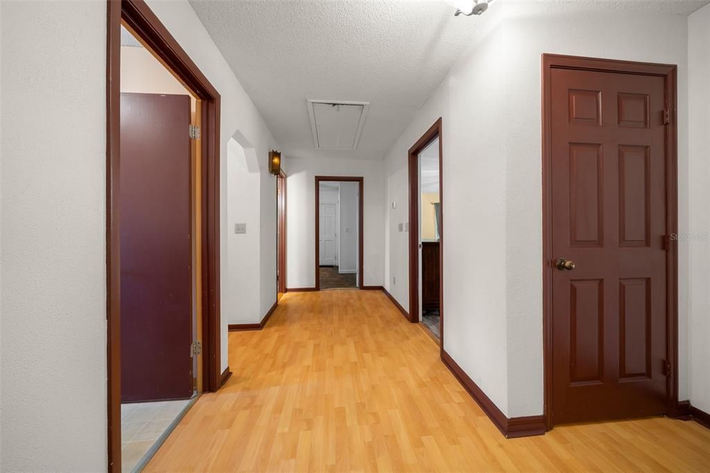 En Venta: $450,000 (4 camas, 3 baños, 2824 Pies cuadrados)
