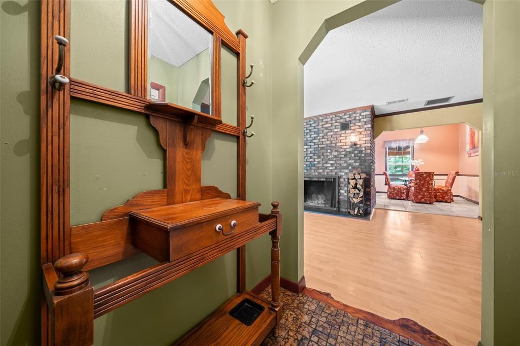 En Venta: $450,000 (4 camas, 3 baños, 2824 Pies cuadrados)