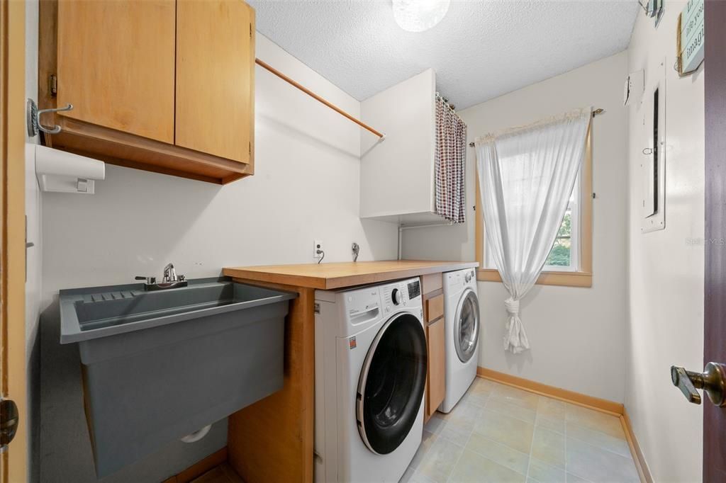 En Venta: $450,000 (4 camas, 3 baños, 2824 Pies cuadrados)