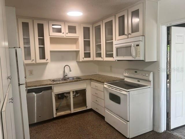 В аренду: $1,850 (3 спален, 1 ванн, 900 Квадратных фут)