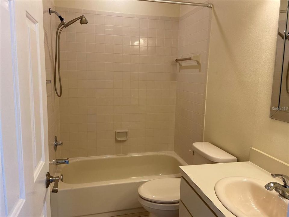 For Rent: $2,400 (2 beds, 2 baths, 1235 Square Feet)