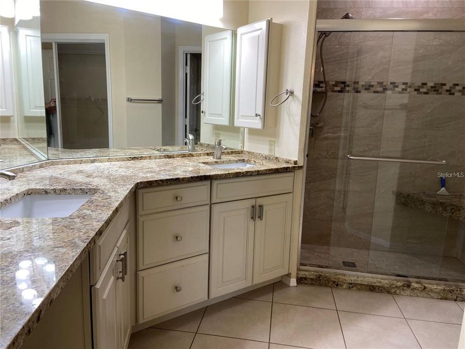 For Rent: $2,400 (2 beds, 2 baths, 1235 Square Feet)