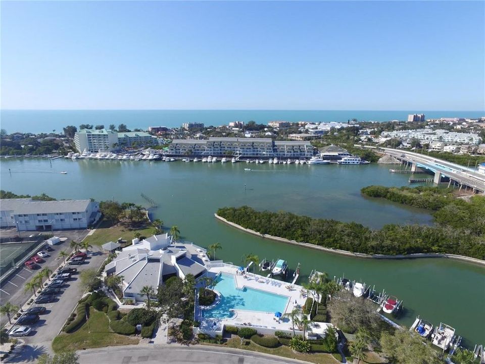 For Rent: $2,400 (2 beds, 2 baths, 1235 Square Feet)