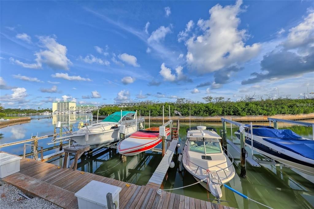 For Rent: $2,400 (2 beds, 2 baths, 1235 Square Feet)