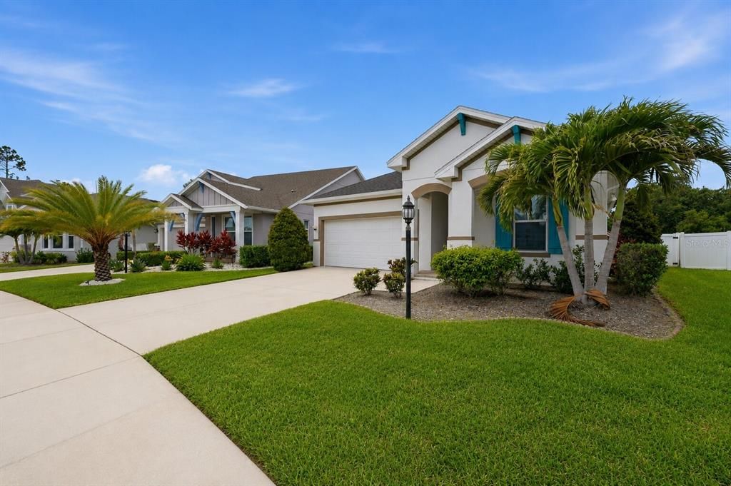 For Sale: $419,800 (2 beds, 2 baths, 1841 Square Feet)