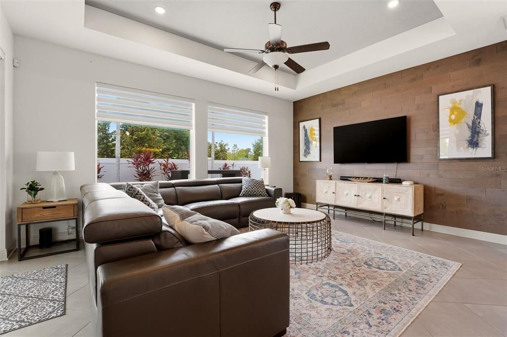 For Sale: $419,800 (2 beds, 2 baths, 1841 Square Feet)